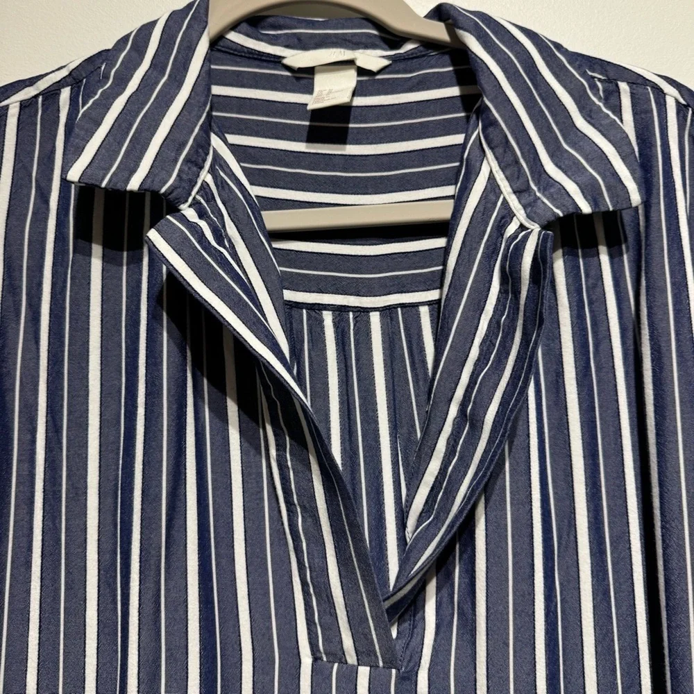 H&M Blue and White Striped Blouse. Size Medium - Picture 3 of 9
